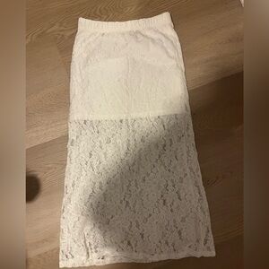 Elegant White Lace Skirt